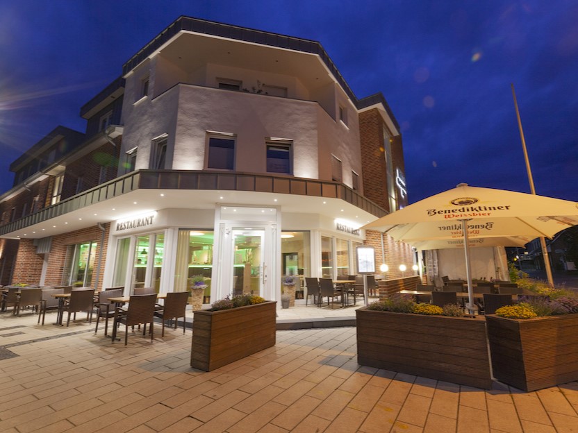 Jansen's Hotel Clemenswerther Hof am Abend