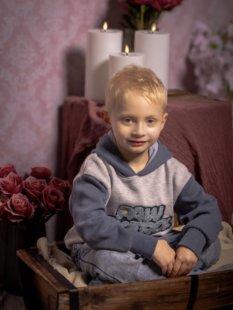 Kind beim Familienshooting im Studio